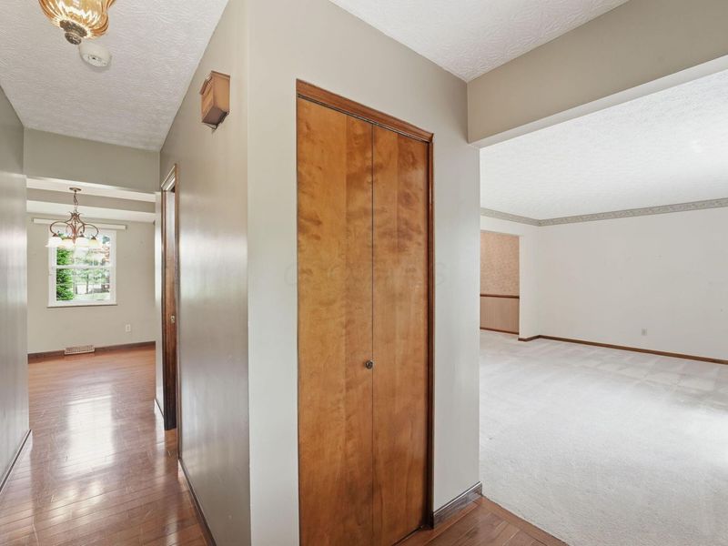 434 Tresham Road, Columbus, OH 43230 Photo 5