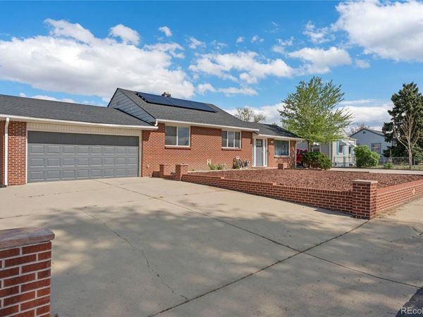 1960 Oakland Street, Aurora, CO 80010