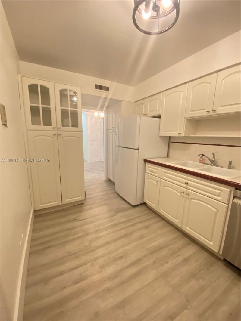 9225 Collins Ave , Unit 706, Surfside, FL 33154 Photo