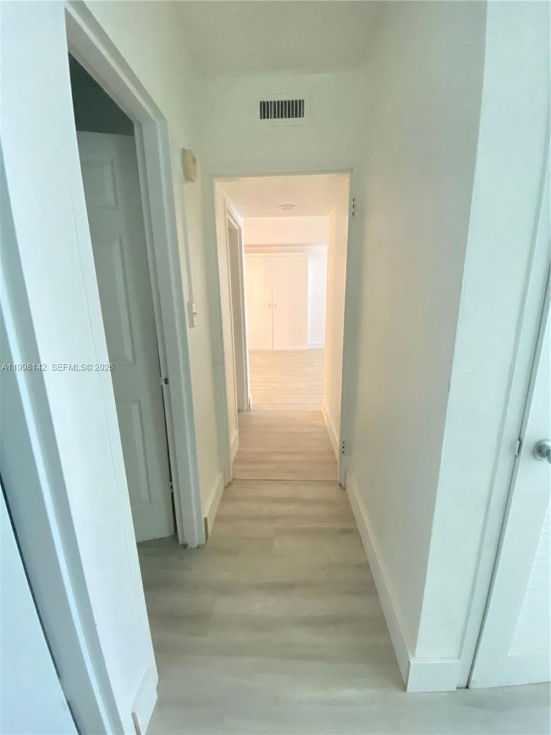 9225 Collins Ave , Unit 706, Surfside, FL 33154 Photo
