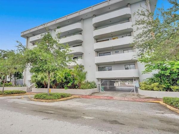 110 S Shore Dr , Unit 5B, Miami Beach, FL 33141