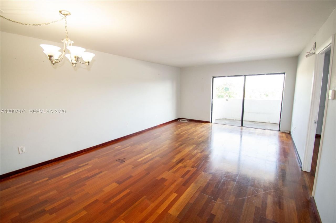 110 S Shore Dr , Unit 5B, Miami Beach, FL 33141 Photo