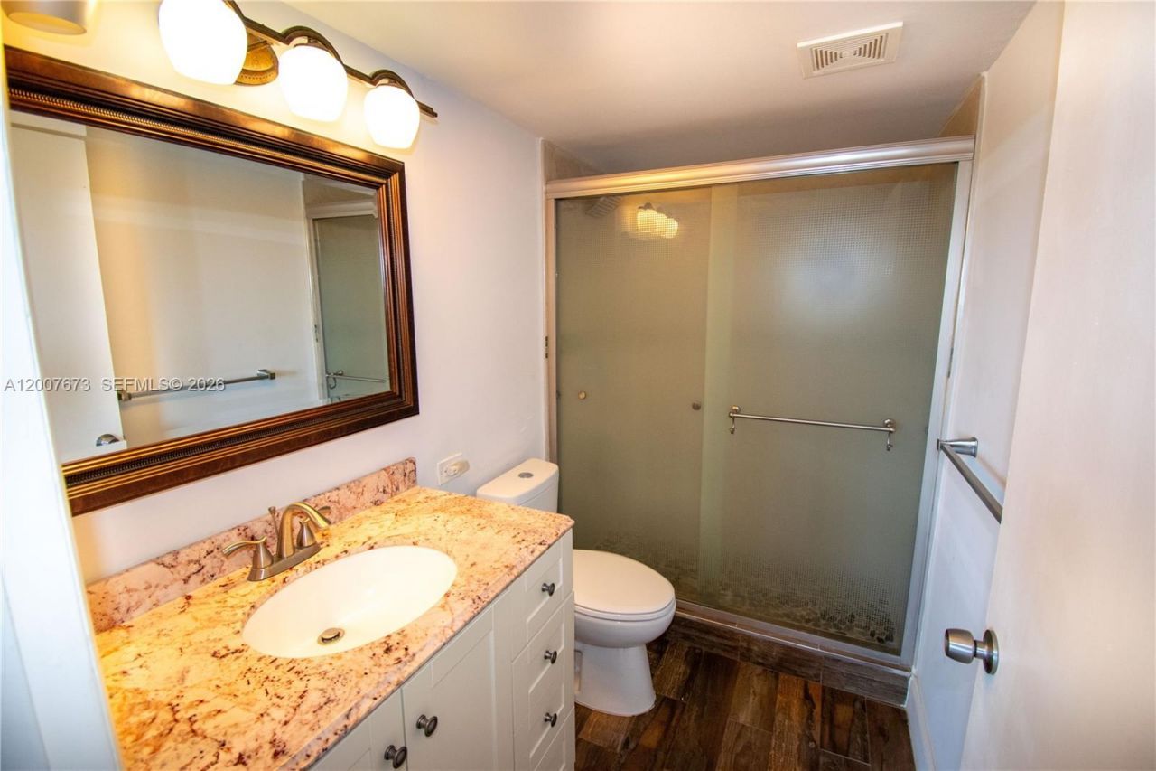 110 S Shore Dr , Unit 5B, Miami Beach, FL 33141 Photo