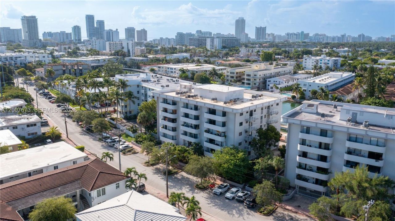 110 S Shore Dr , Unit 5B, Miami Beach, FL 33141 Photo