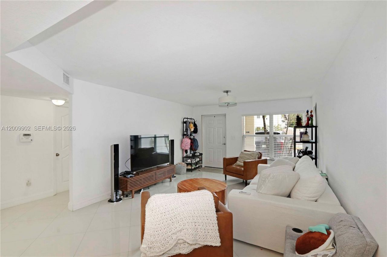 10921 NW 88th Ter , Unit 1303, Doral, FL 33178 Photo