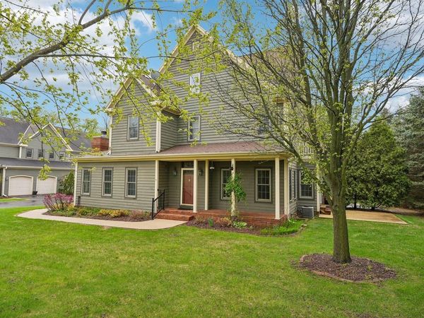 398 Oneida STREET, Delafield, WI 53018