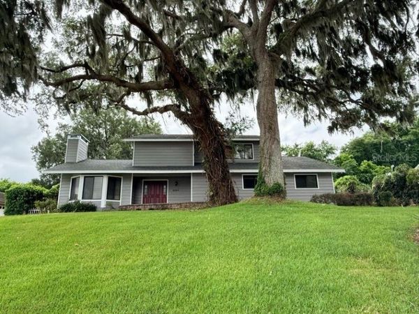 6804 LAKE VIEW DRIVE , YALAHA, FL 34797