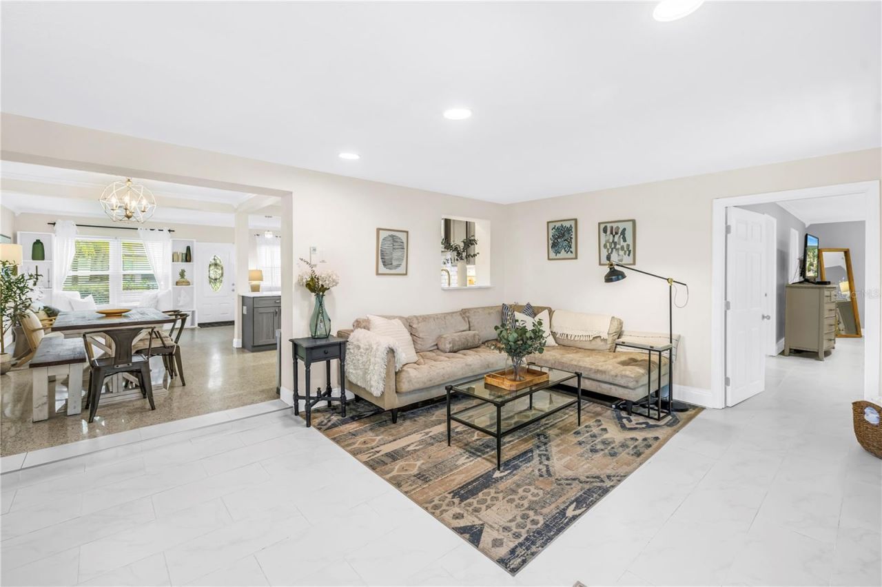 4039 Alberca Way S, Saint Petersburg, FL 33712 Photo