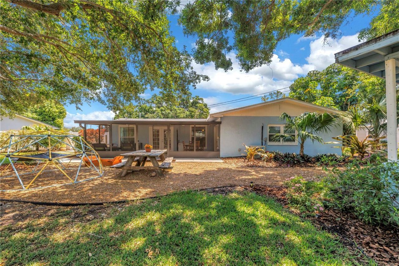4039 Alberca Way S, Saint Petersburg, FL 33712 Photo