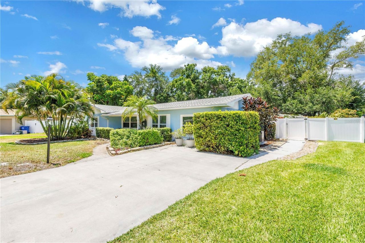4039 Alberca Way S, Saint Petersburg, FL 33712 Photo