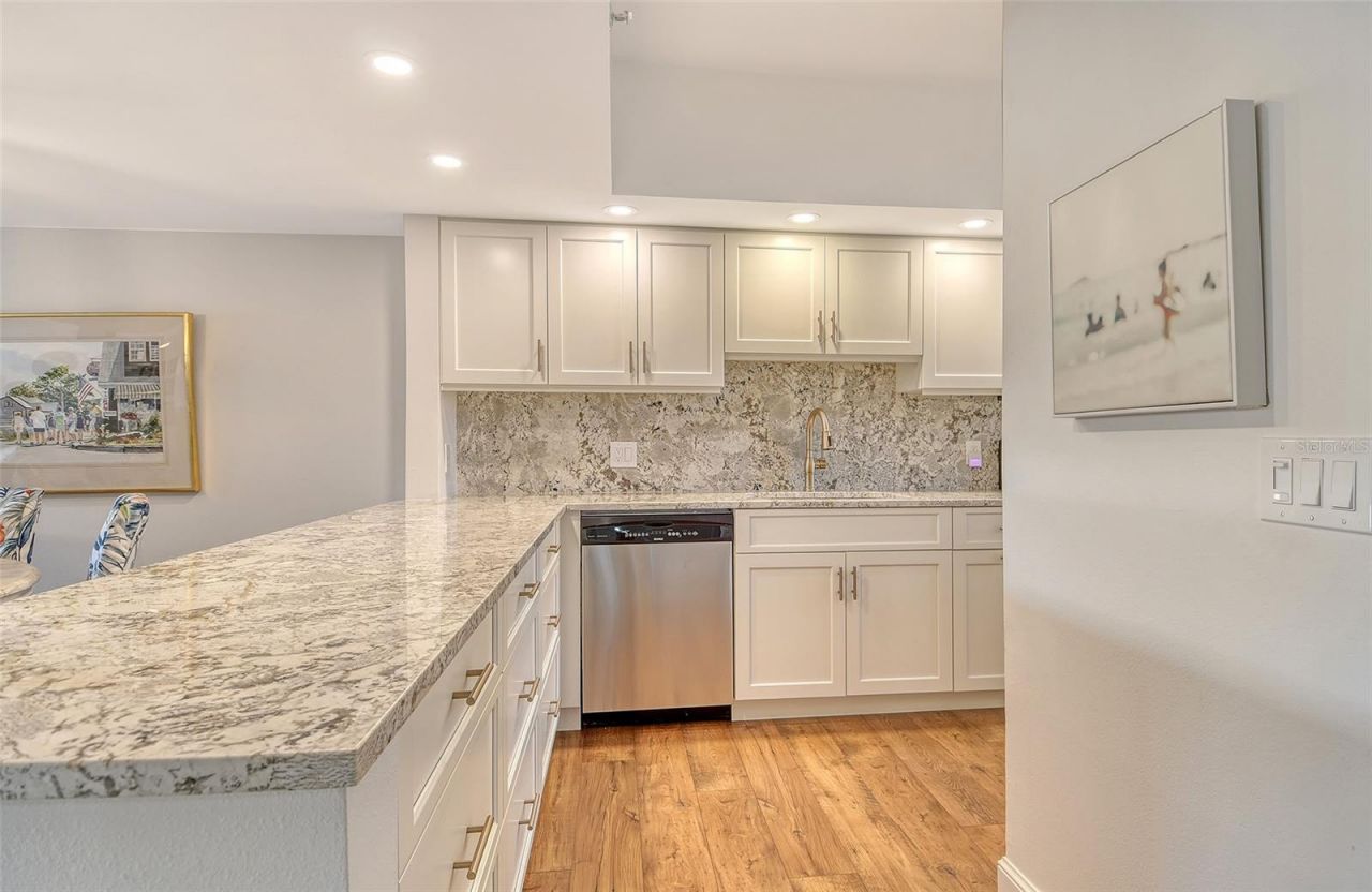 1115 Gulf Of Mexico Drive, Unit 304, Longboat Key, FL 34228 Photo