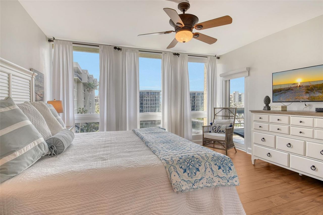 1115 Gulf Of Mexico Drive, Unit 304, Longboat Key, FL 34228 Photo