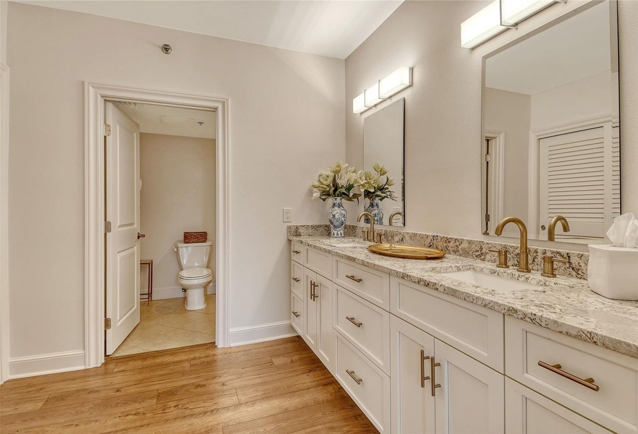 1115 Gulf Of Mexico Drive, Unit 304, Longboat Key, FL 34228 Photo
