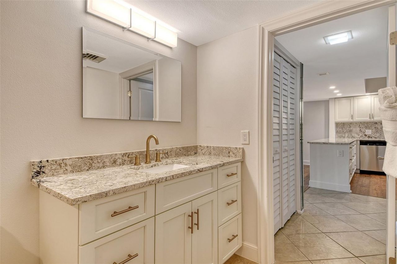 1115 Gulf Of Mexico Drive, Unit 304, Longboat Key, FL 34228 Photo