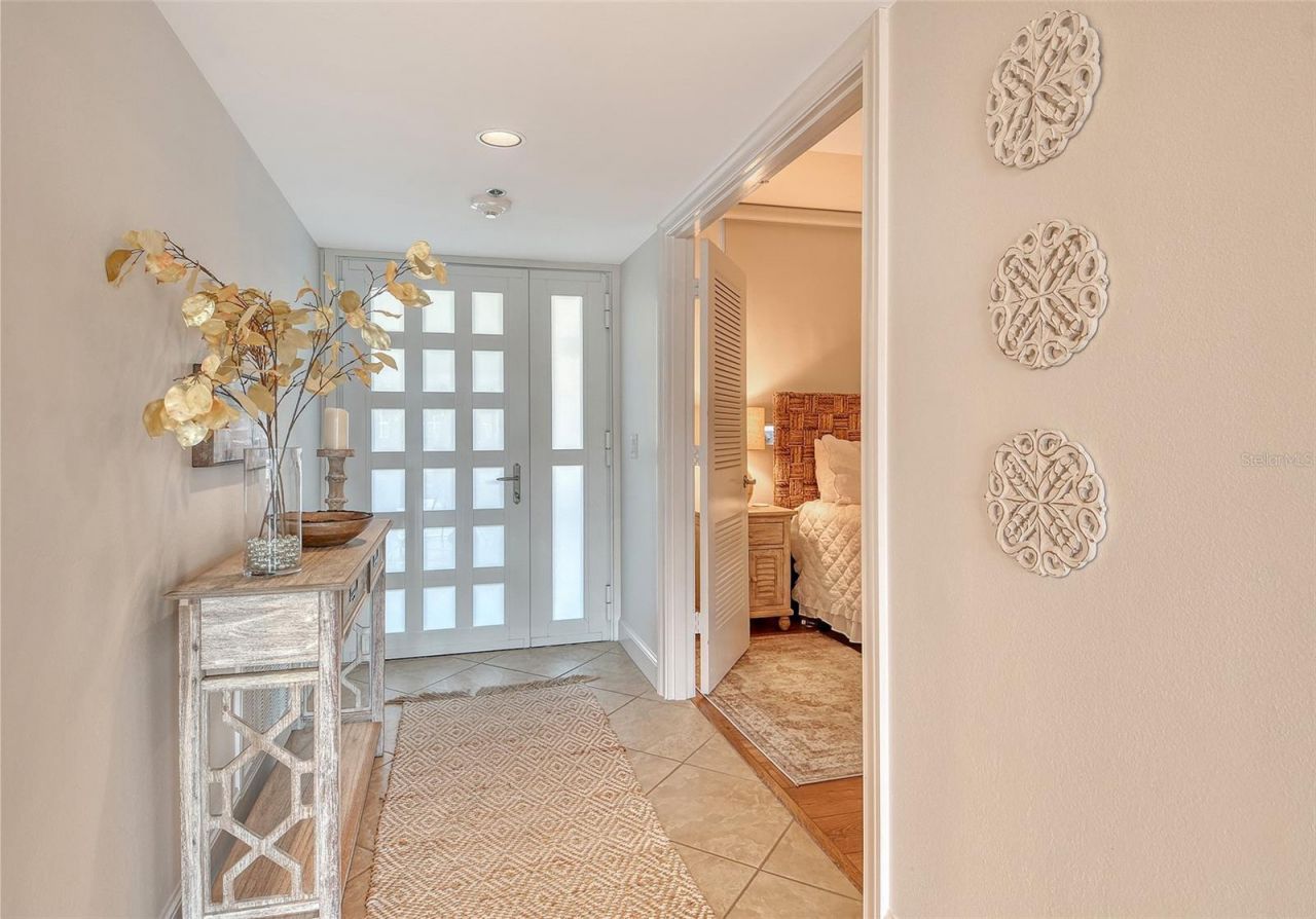 1115 Gulf Of Mexico Drive, Unit 304, Longboat Key, FL 34228 Photo