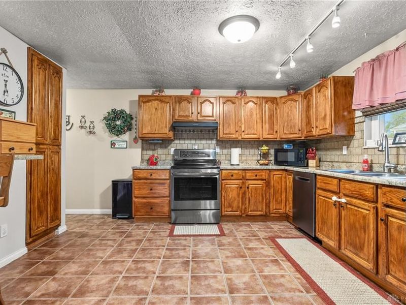 5457 Woodgate Drive, Dayton, OH 45424 Photo 16