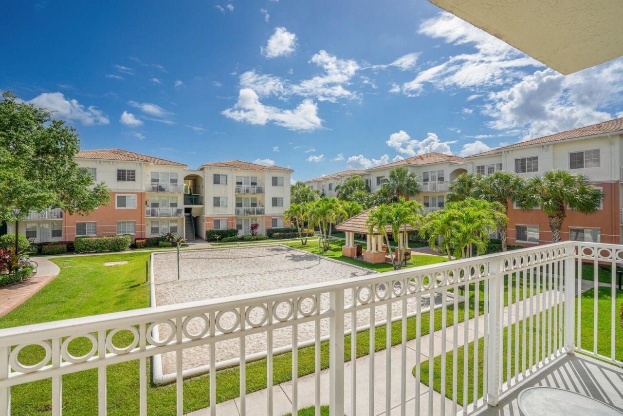 9845 Baywinds Drive, Unit 6206, West Palm Beach, FL 33411 Photo