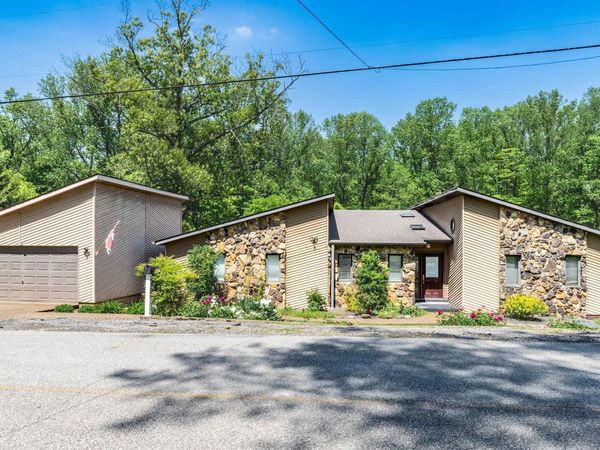 6001 Felstead Road, Evansville, IN 47712