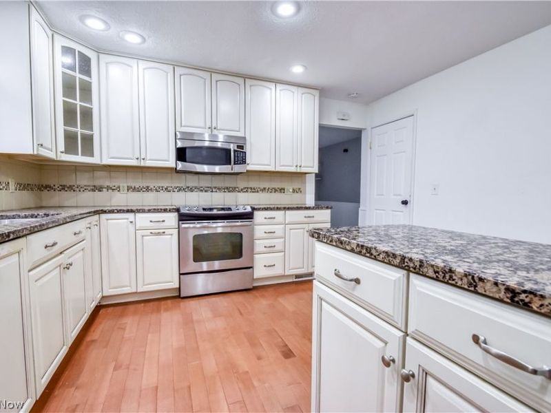 8242 Starburst Road, Mentor, OH 44060 Photo 5