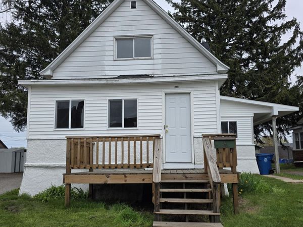 210 E Church Street, Hart, MI 49420