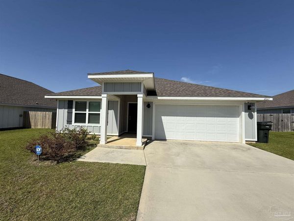 4041 Whitetail Ln, Pensacola, FL 32526
