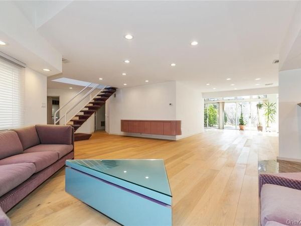 70 Shelly Lane , Great Neck, NY 11023