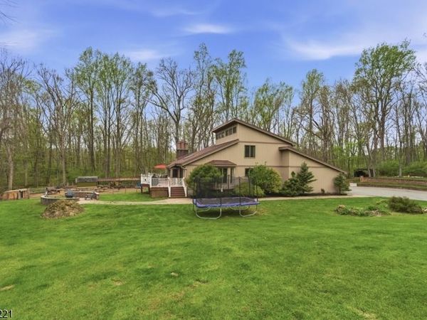 17 Shotwell Rd, Green, NJ 07860