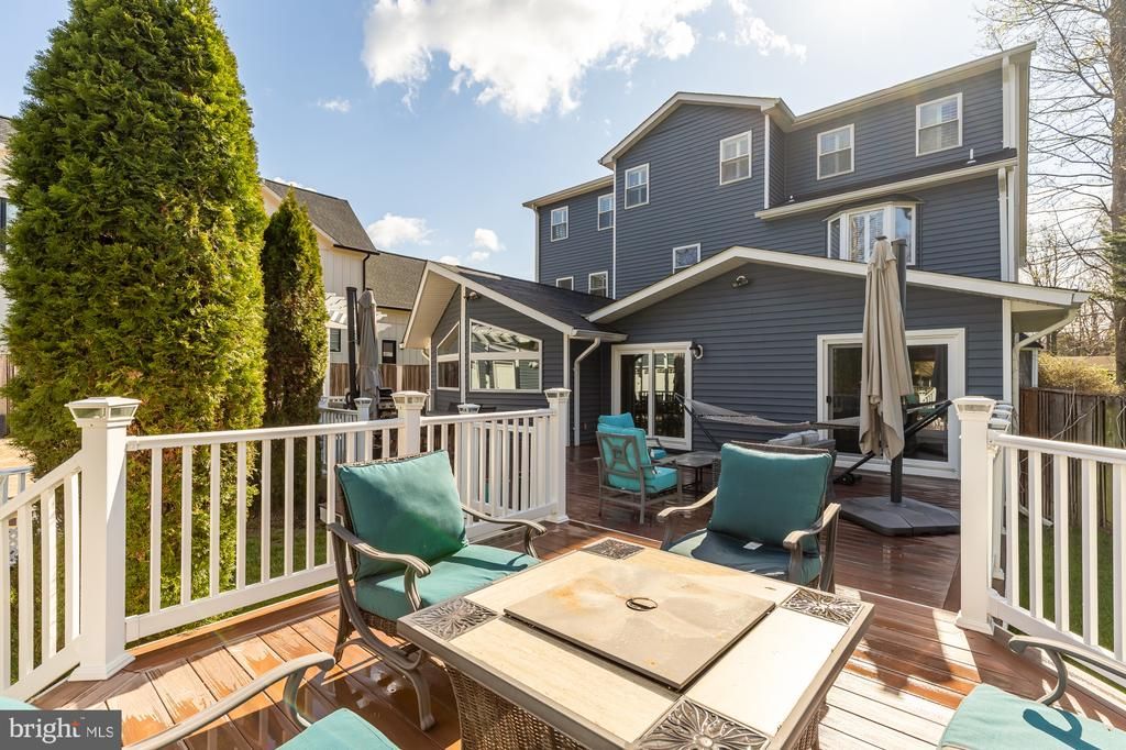 316 Owaissa Road SE , Vienna, VA 22180 Main Photo