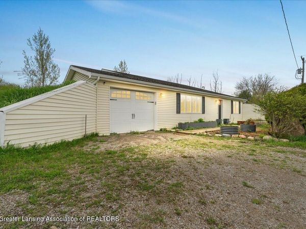 9454 Buck Highway, Eaton Rapids, MI 48827