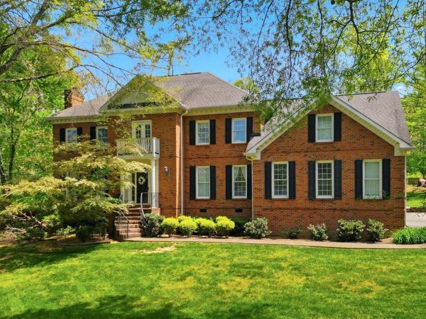 15 Middle Creek Road, Signal Mountain, TN 37377