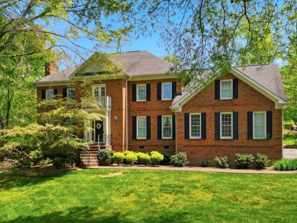 15 Middle Creek Road , Signal Mountain, TN 37377