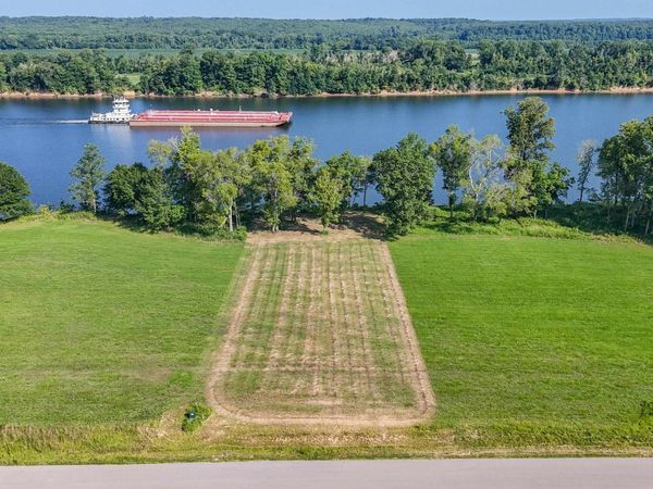 6 CADEN CV , Savannah, TN 38372