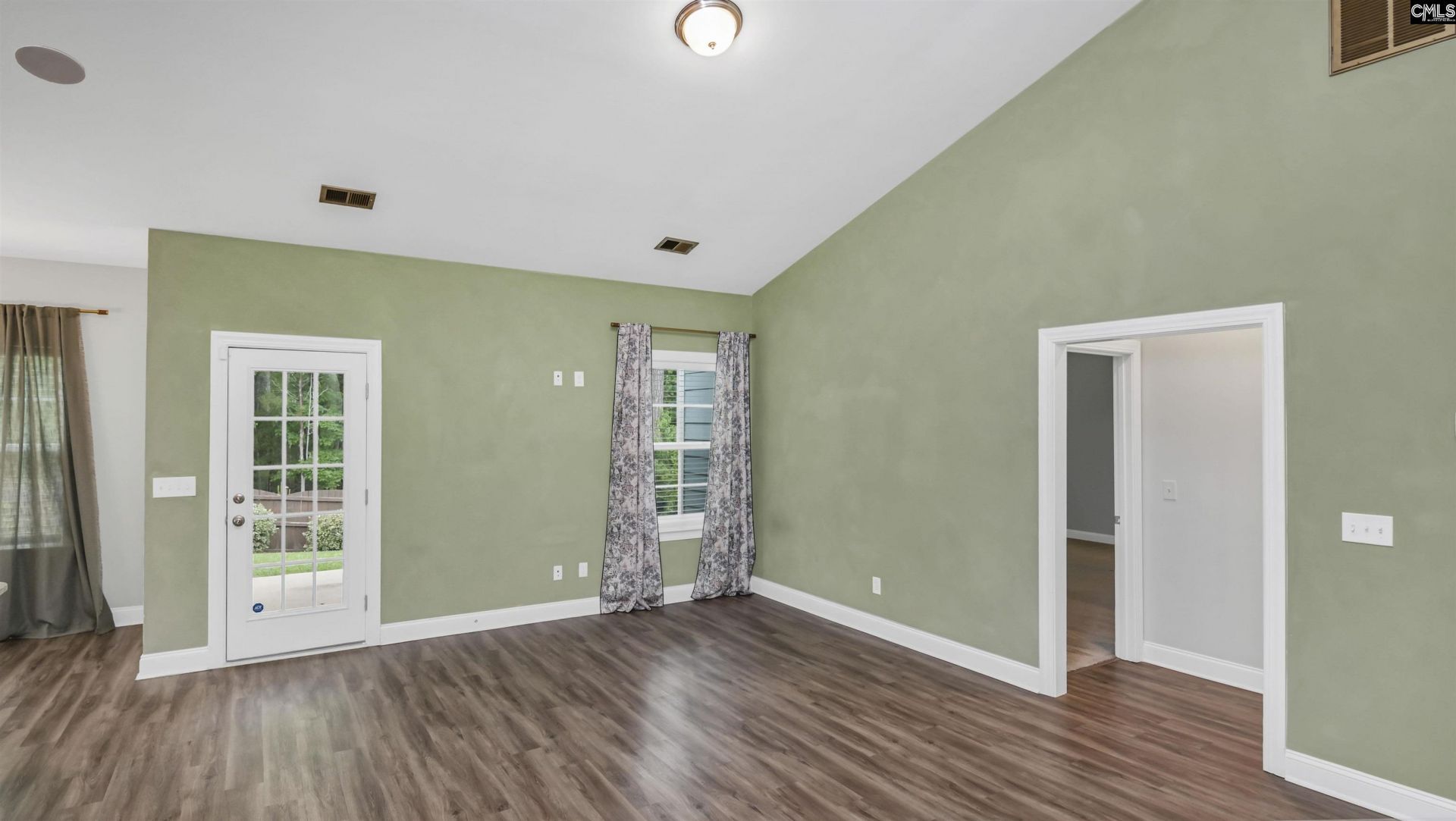 482 Malachite Lane  Photo 4