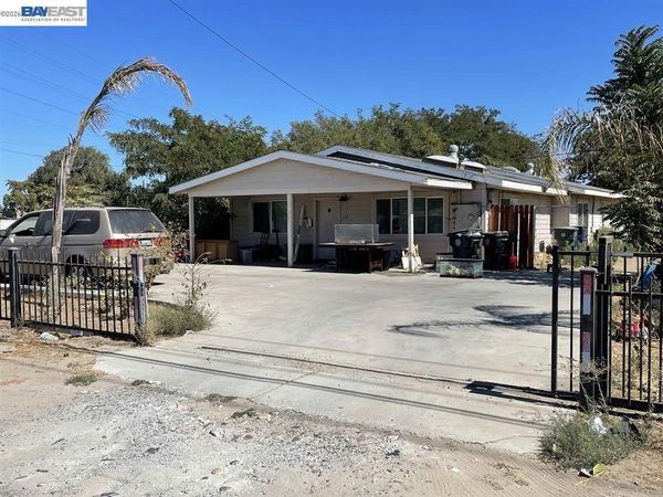 580 S Airport Way, Manteca, CA 95337