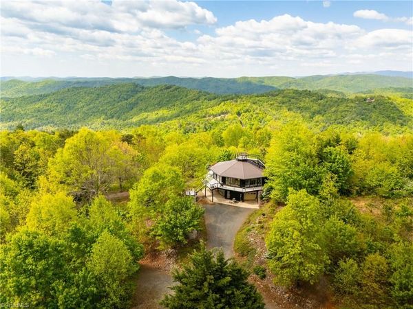 146 Cherokee Lane, Purlear, NC 28665