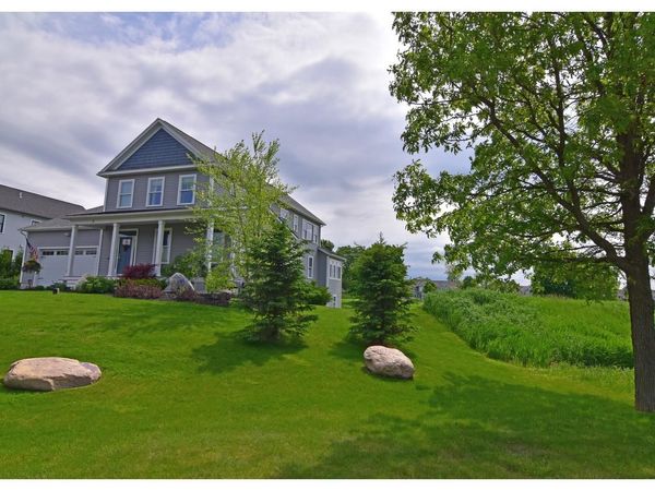 8 Medalist Drive, South Burlington, VT 05403