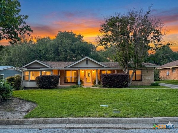 1329 Donovan Street , Gonzales, TX 78629