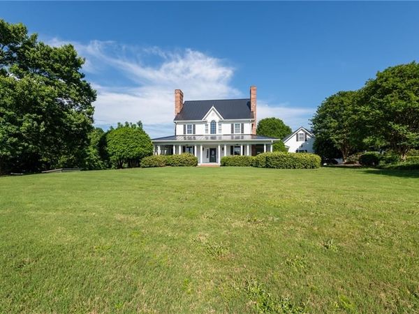 171 School House Road NE, Calhoun, GA 30701