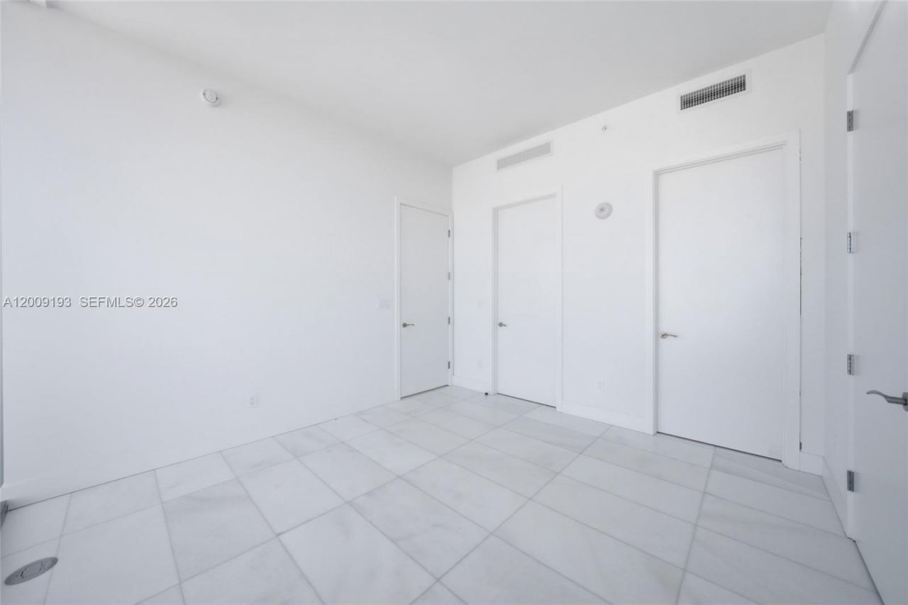 175 SE 25th Rd , Unit 1403, Miami, FL 33129 Photo