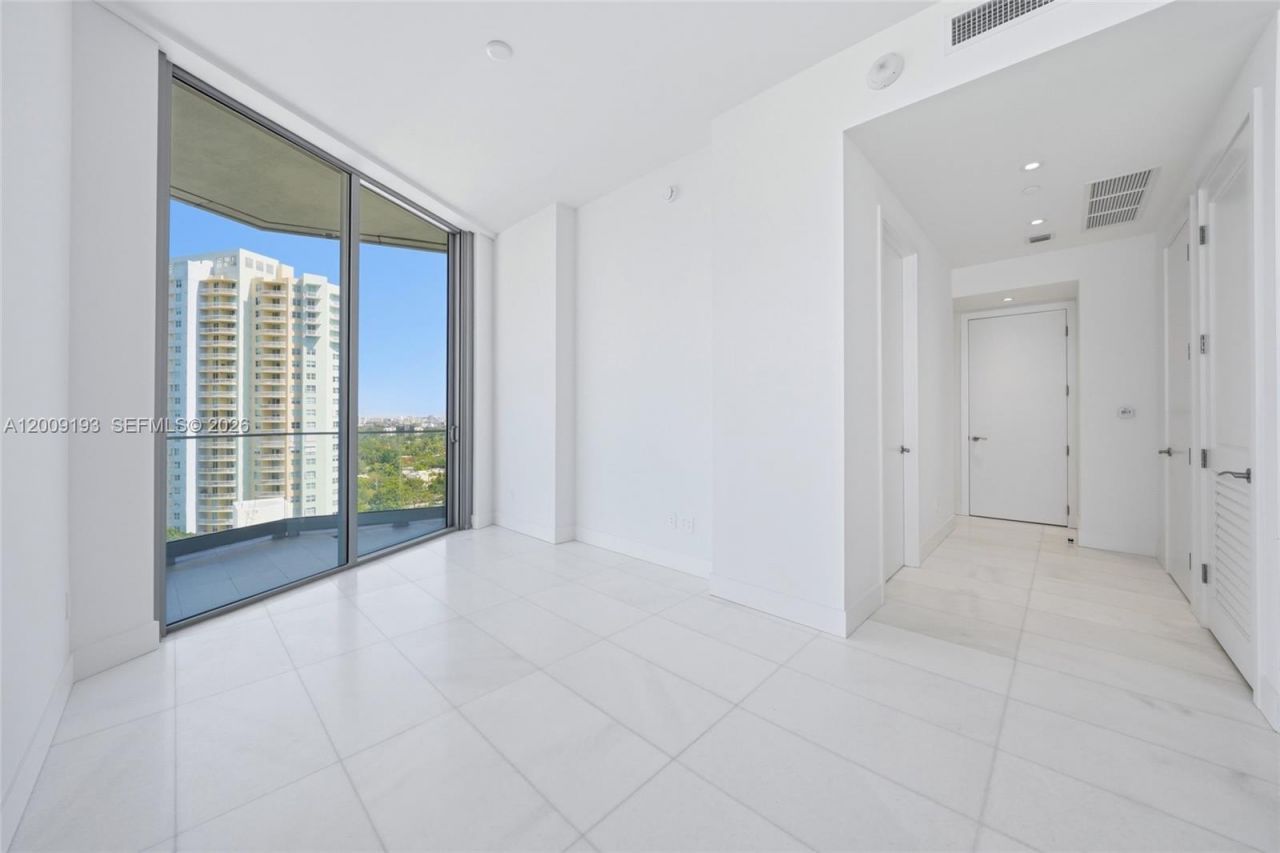 175 SE 25th Rd , Unit 1403, Miami, FL 33129 Photo