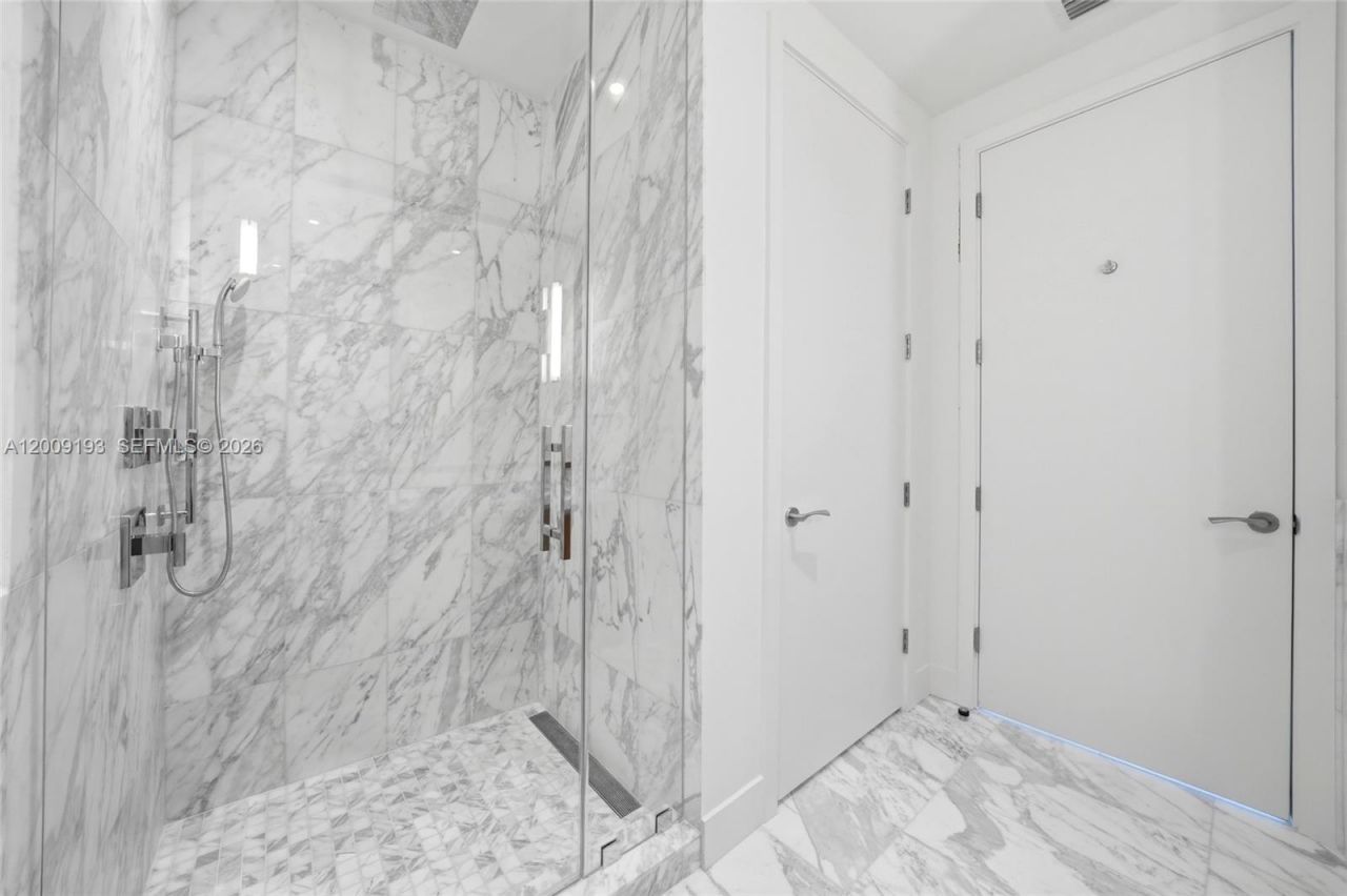 175 SE 25th Rd , Unit 1403, Miami, FL 33129 Photo