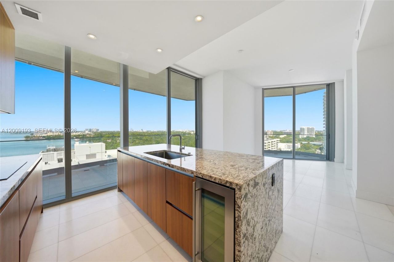 175 SE 25th Rd , Unit 1403, Miami, FL 33129 Photo