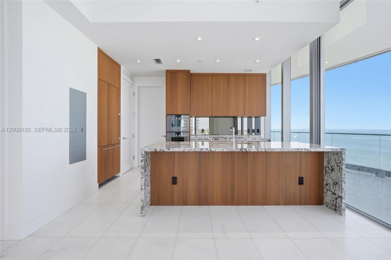 175 SE 25th Rd , Unit 1403, Miami, FL 33129 Photo