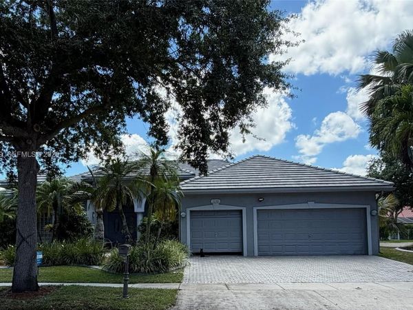 2242 NW 129th Ave , Pembroke Pines, FL 33028
