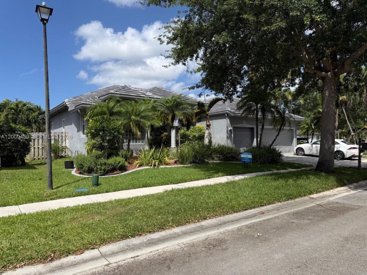 2242 NW 129th Ave, Pembroke Pines, FL 33028 Photo