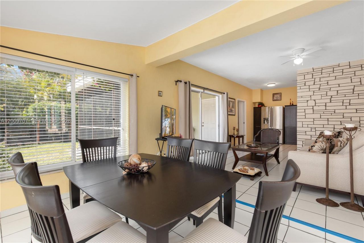 906 NE 5th St , Hallandale Beach, FL 33009 Photo