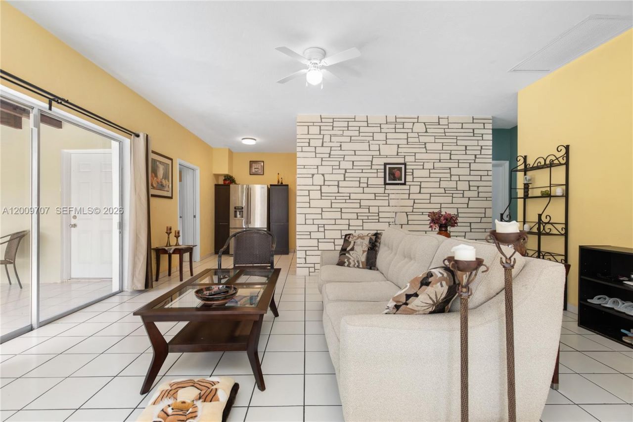 906 NE 5th St , Hallandale Beach, FL 33009 Photo
