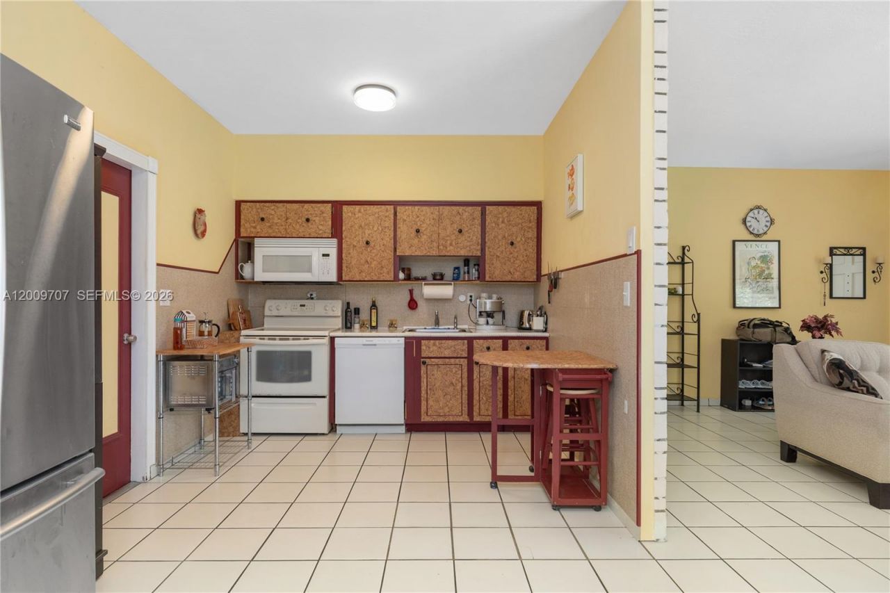 906 NE 5th St , Hallandale Beach, FL 33009 Photo