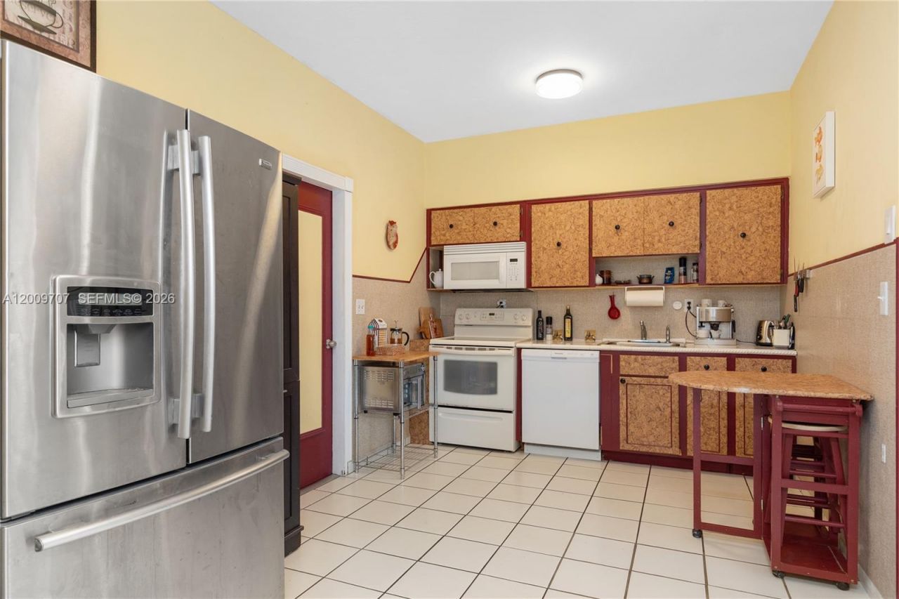 906 NE 5th St , Hallandale Beach, FL 33009 Photo