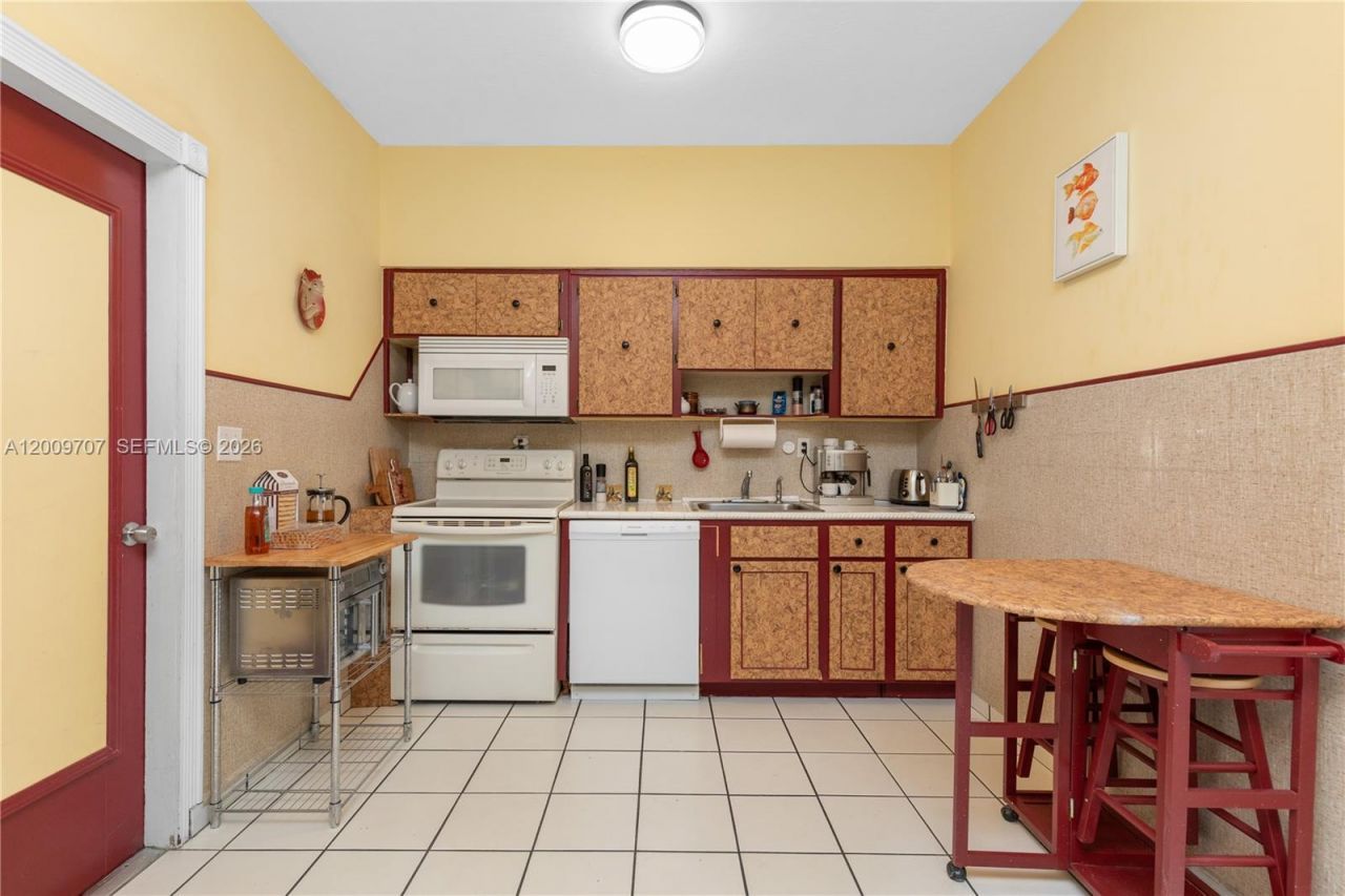 906 NE 5th St , Hallandale Beach, FL 33009 Photo